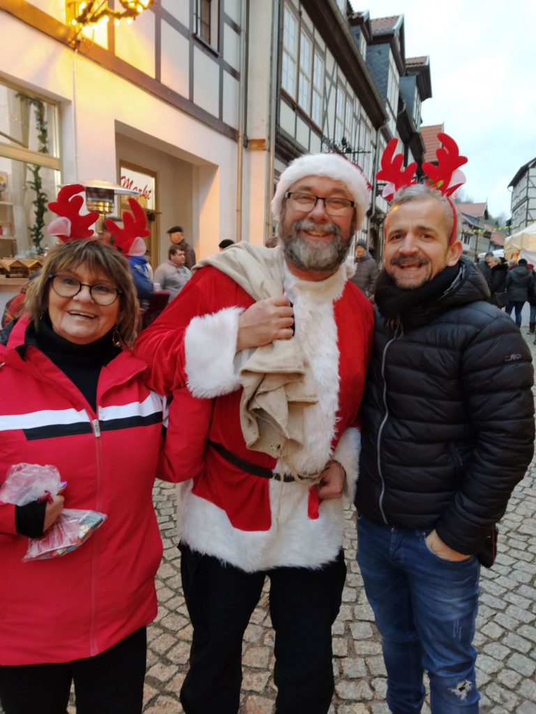 Vor dem Cash-Markt in Stolberg (Harz) den Weihnachsmann getroffen, Oho