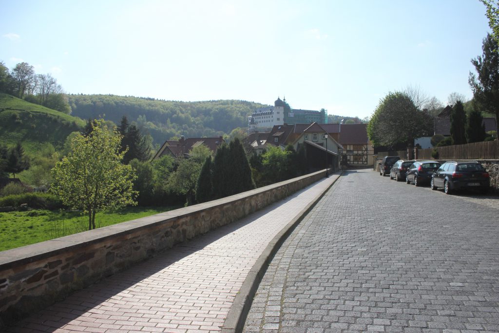 Unterwegs auf den Straßen von Stolberg in der Stadt. Hier sieht man das Schloss Stolberg. Das Stolberger-Schloss präsentiert sich aus allen Himmelsrichtungen.