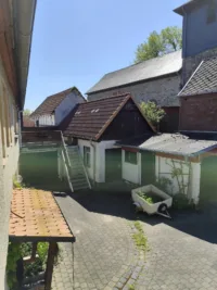 Nebengelass, Werkstadt und Garage