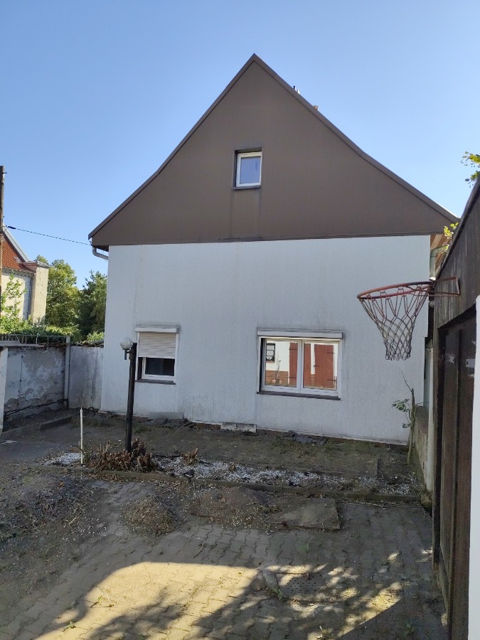 Giebelseite des Wohngebäude