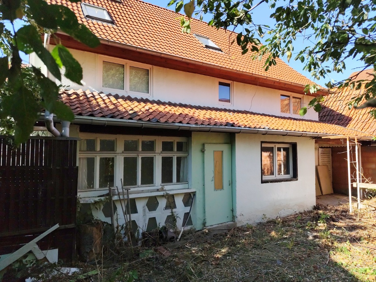Hausrückseite mit Anbau