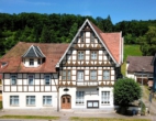 Die historische Villa, Ansicht von vorne - Historische Villa mit Saalgebäude – Denkmalschutzjuwel in Sülzhayn bei Nordhausen