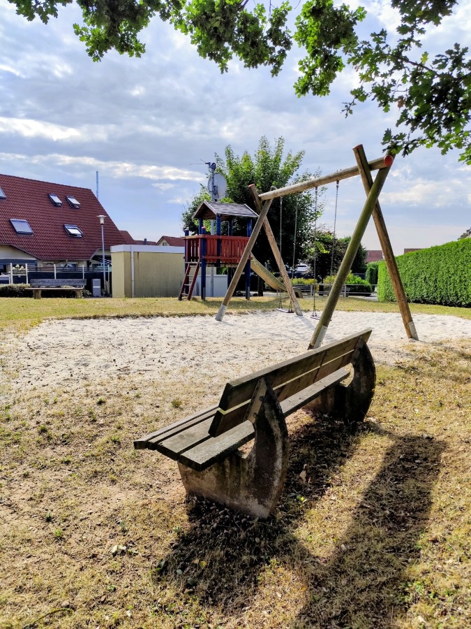 Der Spielplatz gleich um die Ecke