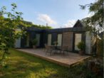 Tinyhouse mit großer Holz-Terrasse