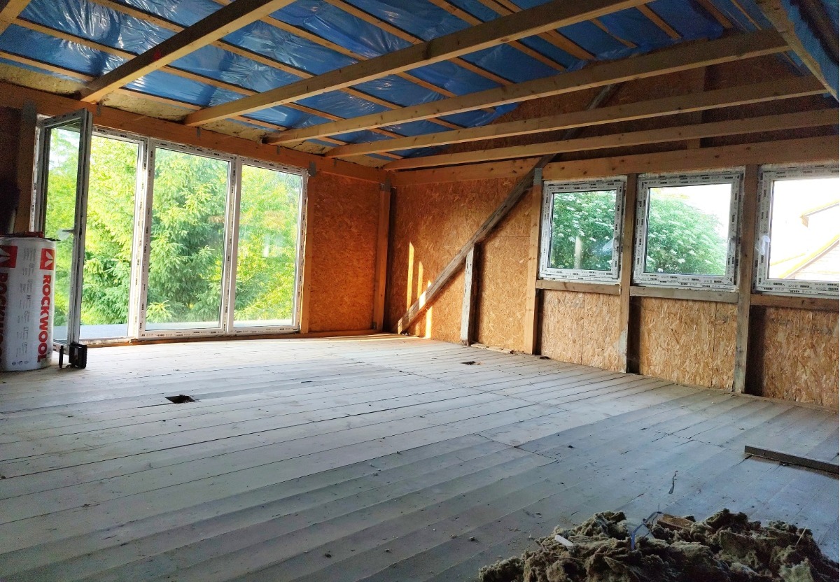 Dachgeschoss-möglicher zweiter Wohnbereich-Atelier mit herrlicher Aussicht in die Natur