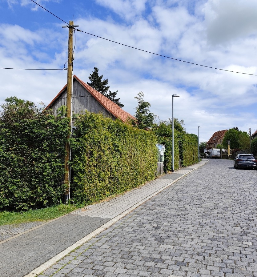 Straßenansicht zum Grundstück-Sackgasse