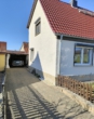 Grundstücks-Zufahrt mit PKW Stellplatz - Platz für Familie, Hobby & Garten Einfamilienhaus mit Werkstatt & Garage im Südharz/ Uftrungen