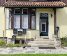 Der Eingangsbereich mit Überdachung - Gepflegtes Mehrfamilienhaus mit 6 Wohneinheiten/vermietet in Walkenried zu verkaufen